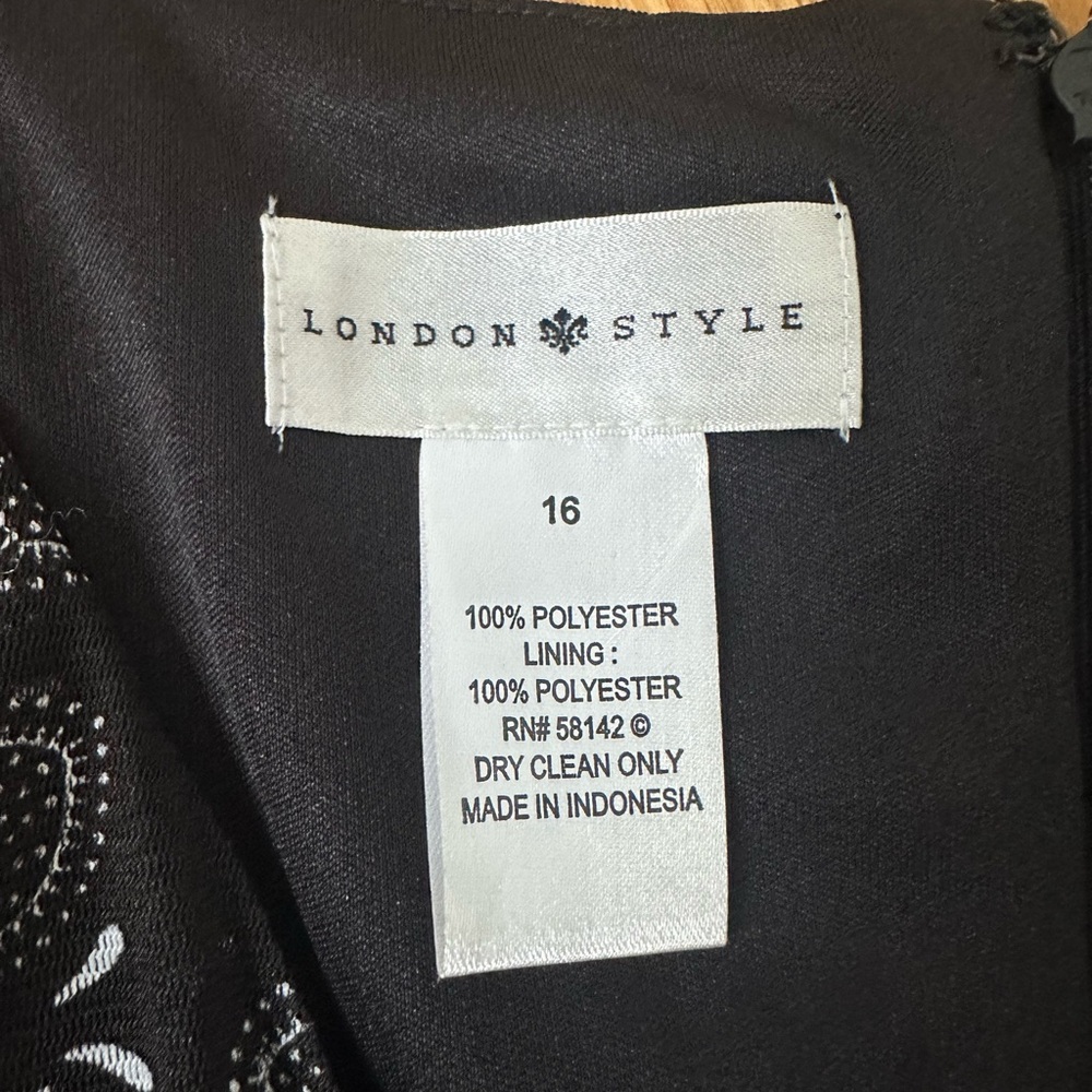 Women’s London Style Floral Black and White Sleeveless Dress Size 16 - Picture 8 of 8